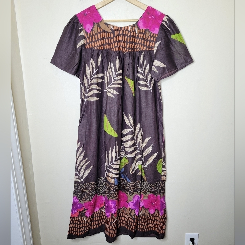 Daffodil Tropical Floral Muumuu Dress Size M NWT - Picture 5 of 8